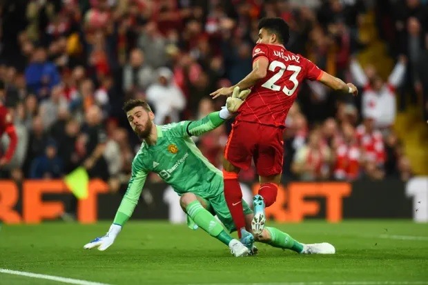 Diaz mở tỉ số dễ dàng cho Liverpool. Ảnh: AFP