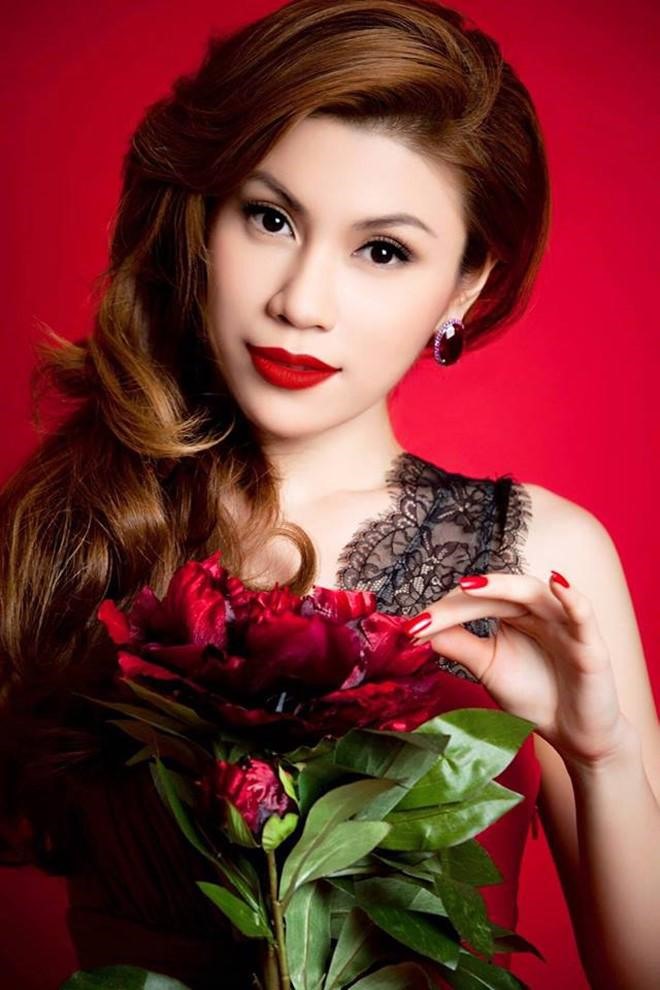Nữ ca sĩ Uyên Trang rời bỏ showbiz khi đang ở trên đỉnh cao sự nghiệp. Ảnh: NVCC