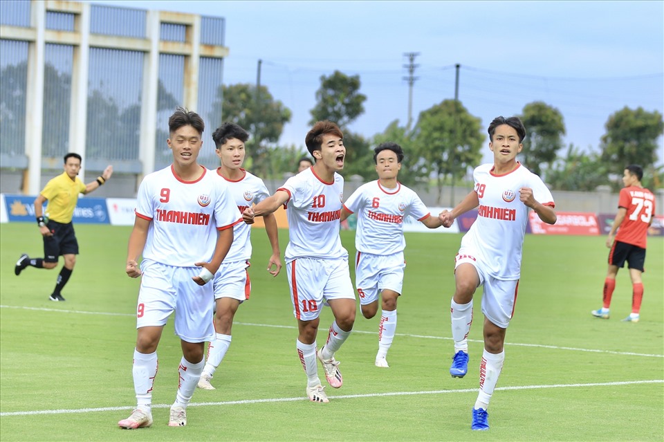 Sự trở lại của vua phá lưới giải trẻ Nguyễn Quốc Việt giúp ích rất nhiều cho U19 Học viện Nutifood ở những trận đấu knock-out. Ảnh: Phương Thúy