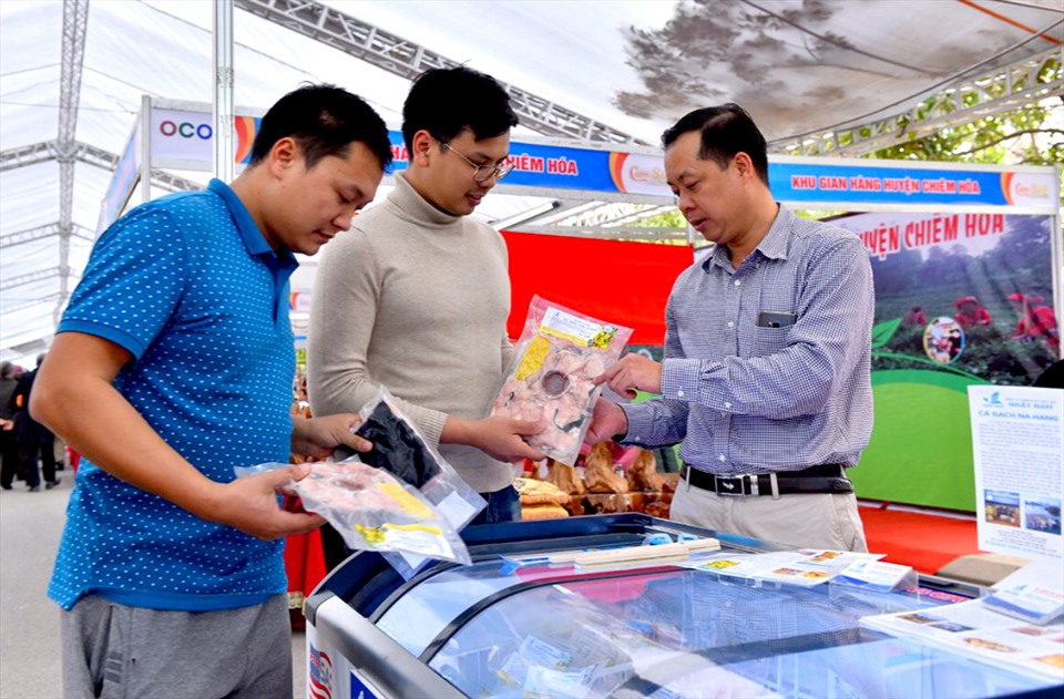 Những sản phẩm từ cá lăng nuôi tại lòng hồ Na Hang (Tuyên Quang) đã khẳng định được chất lương, thương hiệu trên thị trường.
