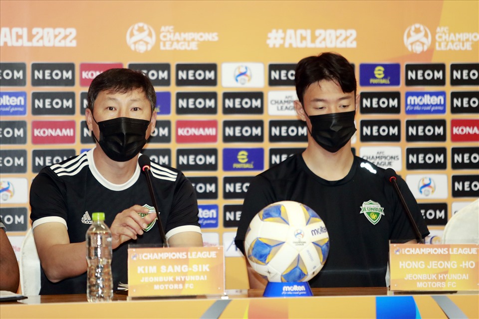 Huấn luyện viên Jeonbuk đánh giá cao tầm quan trọng củ trận gặp Hoàng Anh Gia Lai. Ảnh: Thanh Vũ