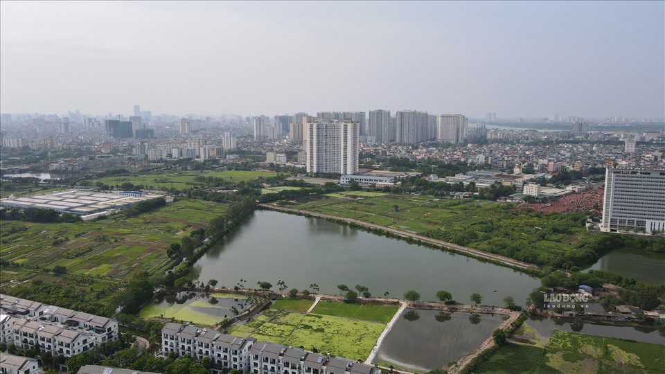 Theo bản đồ kế hoạch sử dụng đất TP Hà Nội năm 2020, khu vực hồ nước gần BV điều trị người bệnh COVID-19 đã được đưa vào kế hoạch sử dụng. Theo đó, khu vực này sẽ được thu hồi, san lấp xây dựng dự án xây dựng KĐT Tân Hoàng Mai của Tân Hoàng Minh tại quận Hoàng Mai.
