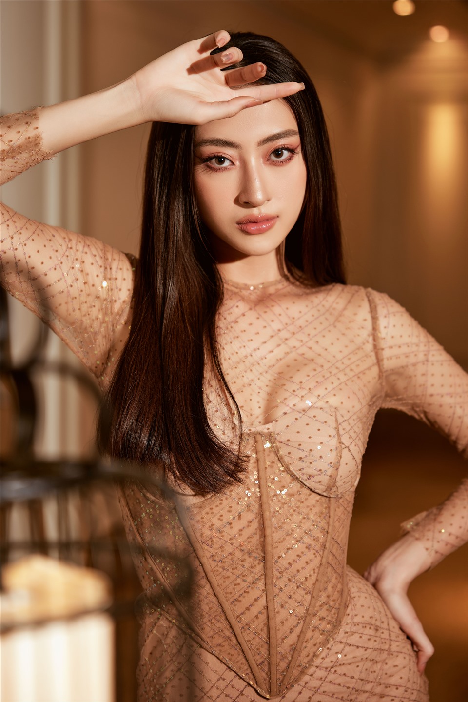 Sự kiện còn có sự góp mặt của Hoa hậu Lương Thùy Linh. Nàng hậu sinh năm 2000 xuất hiện với vai trò thành viên ban cố vấn của Elle Beauty Awards 2022. Ảnh: SV.