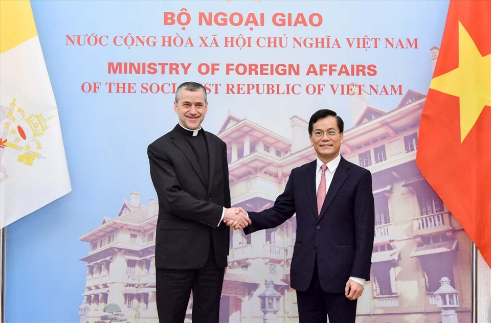 Thứ trưởng Ngoại giao Hà Kim Ngọc và Thứ trưởng Miroslaw Wachowski đã đồng chủ trì cuộc họp vòng IX Nhóm Công tác hỗn hợp Việt Nam – Tòa thánh Vatican. Ảnh: Thanh Hà