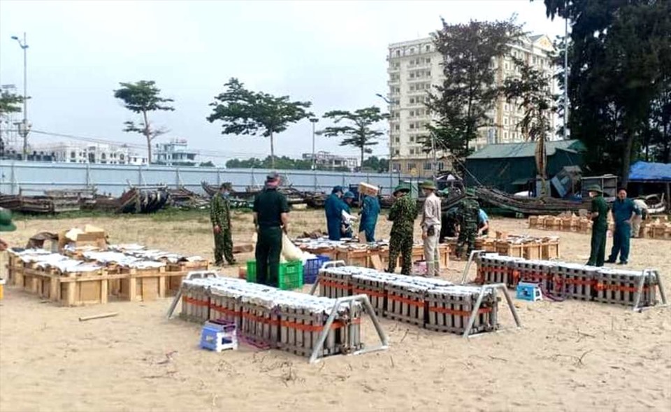 Theo đại diện ban tổ chức, sẽ có 120 giàn pháo hoa được lắp đặt tại bờ biển (ngay đối diện khu vực sân khấu Quảng trường biển Sầm Sơn). Ảnh: V.D