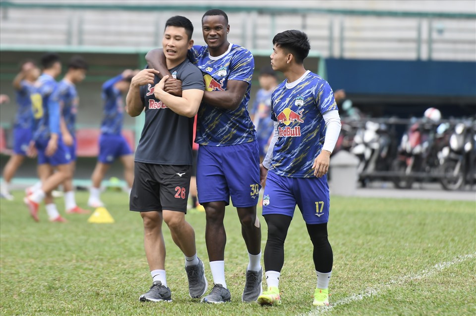 Theo ghi nhận, các cầu thủ Hoàng Anh Gia Lai vẫn giữ tinh thần vui vẻ, thoải mái sau trận thua 0-1 trước Jeonbuk.