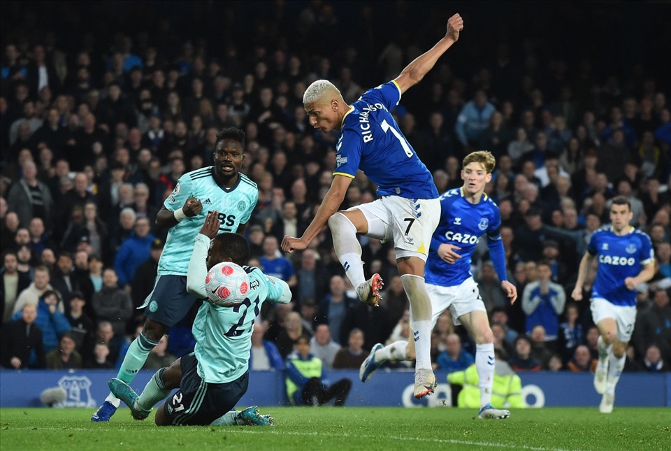 Everton vừa có trận hòa quý giá trước Leicester. Ảnh: AFP