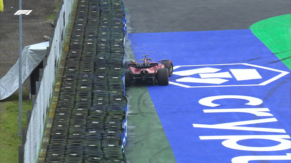 Một sai lầm của Charles Leclerc đã khiến anh không thể đứng trên bục nhận giải tại chặng đua ở Italia. Ảnh: Formula1