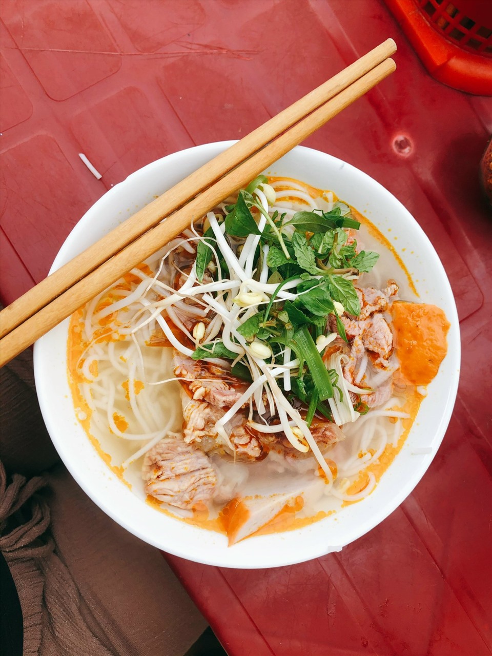 Cho đến những món ăn dân dã, bản địa đều ngon miệng, đã mắt...