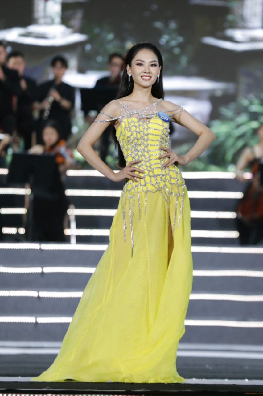 Huỳnh Nguyễn Mai Phương là một trong ba được công bố lọt top 20 chung kết Miss World Việt Nam 2022 ngay tại đêm chung khảo. Người đẹp đã xuất sắc giành chiến thắng phần thi “Người đẹp tài năng“.