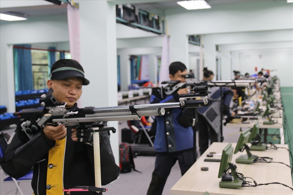 Tuyển bắn súng Việt Nam tích cực tập luyện trong giai đoạn nước rút hướng đến SEA Games 31. Ảnh: Minh Đức