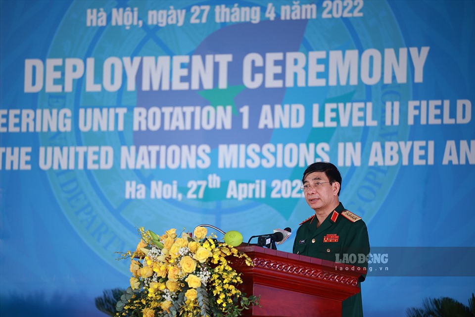 Bộ trưởng Bộ Quốc phòng Phan Văn Giang phát biểu tại Lễ xuất quân. Ảnh: Hải Nguyễn