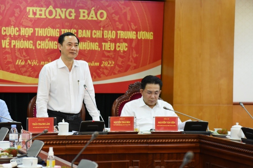 Phó Trưởng Ban Nội chính Trung ương Nguyễn Thái Học thông tin tại buổi họp báo