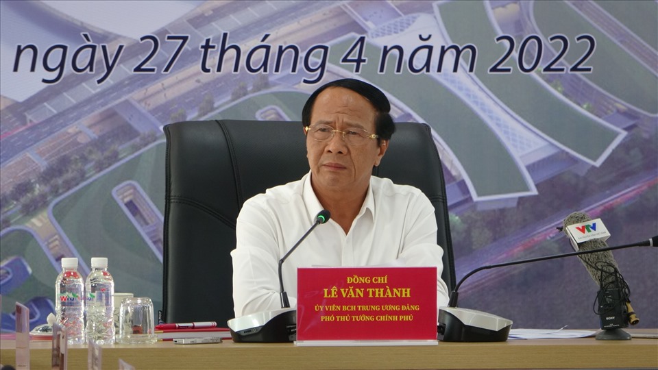 Phó thủ tướng Lê Văn Thành phát biểu tại buổi kiểm tra dự án sân bay Long Thành. Ảnh: Hà Anh Chiến