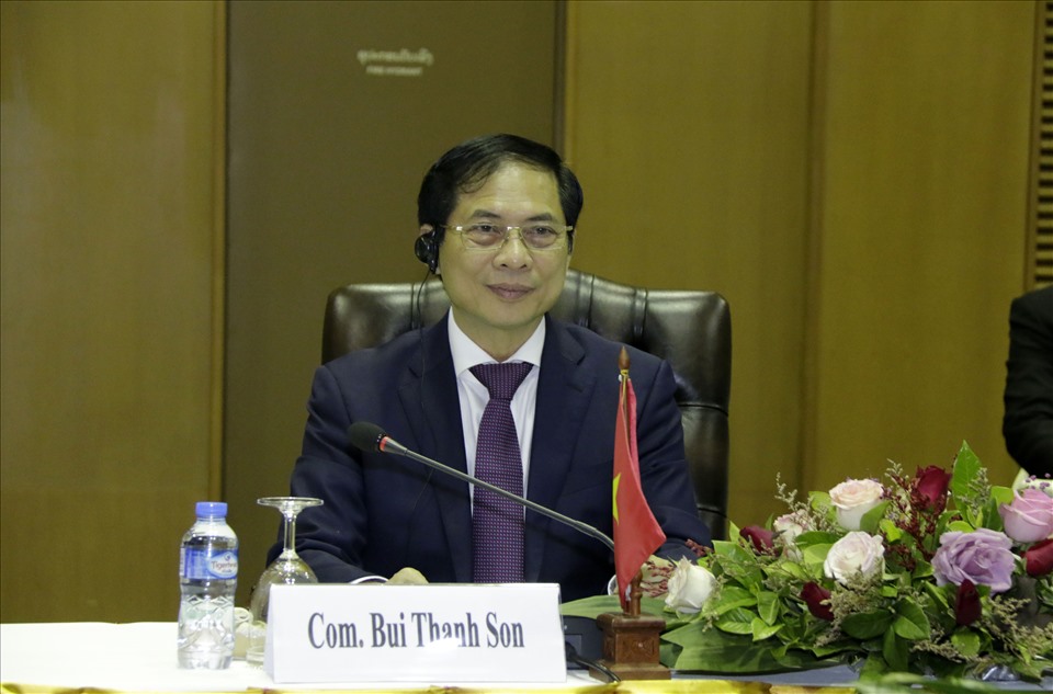 Bộ trưởng Ngoại giao Bùi Thanh Sơn thăm chính thức Lào từ ngày 27- 29.4. Ảnh: TTXVN