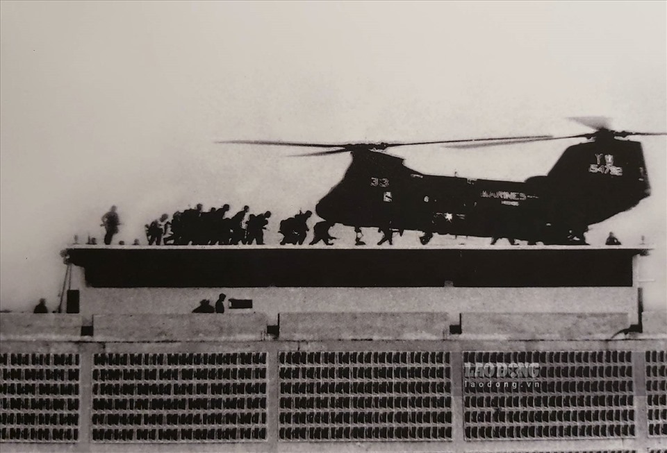 82 máy bay lên thẳng được Mỹ huy động cho chiến dịch di tản mang tên “Gió thường xuyên“. Ảnh chụp lại tranh tư liệu: Huyên Nguyễn