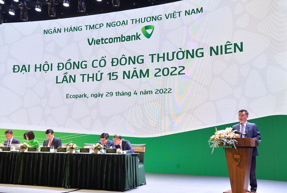 Ông Nguyễn Thanh Tùng - Phó Tổng giám đốc phụ trách Ban Điều hành Vietcombank phát biểu tại ĐHĐCĐ.