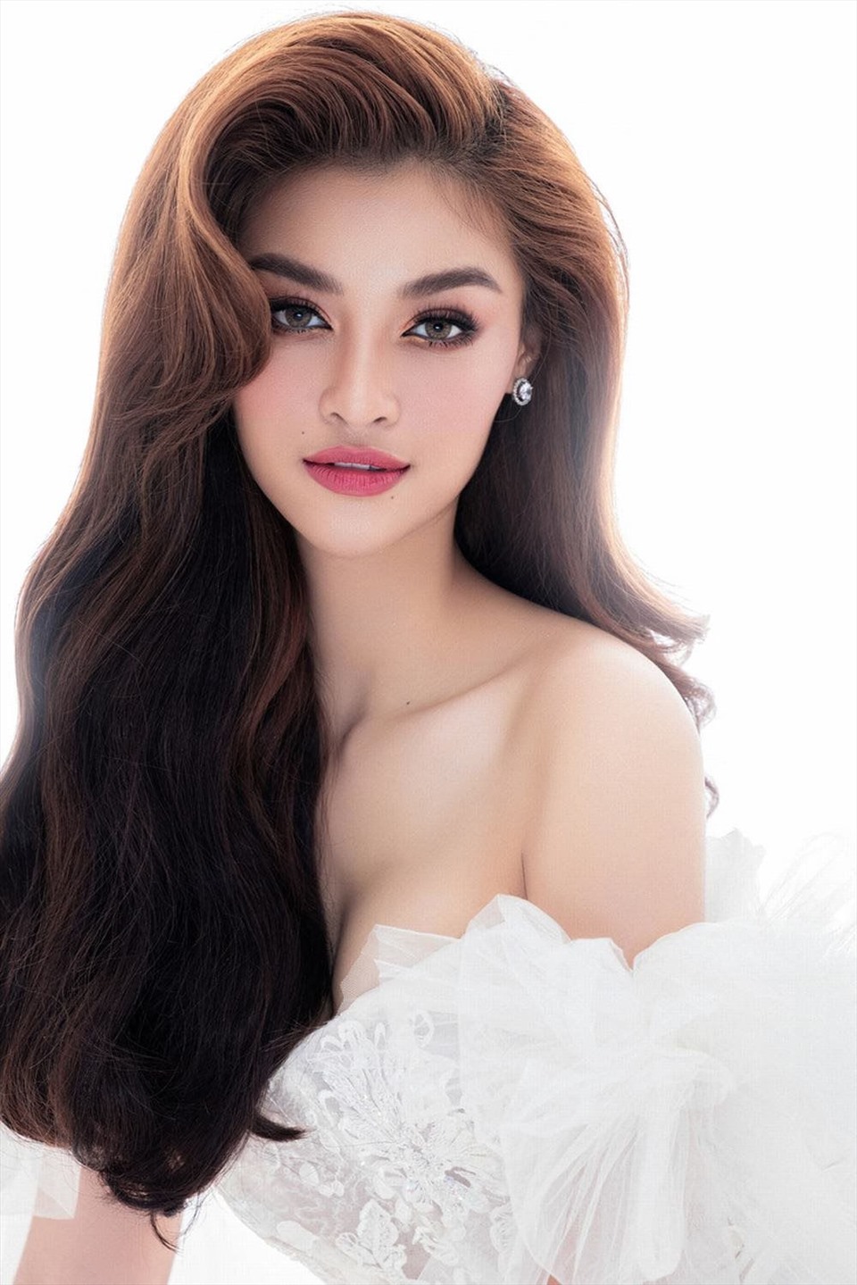 Bước ra từ cuộc thi Miss World Việt Nam 2019, Kiều Loan ngày càng trưởng thành.