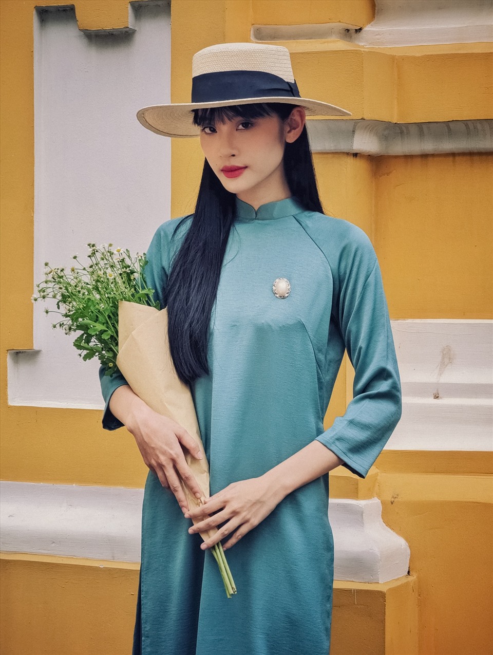 Danh ca Thanh Thuý là vai diễn đầu tay của cô gái trẻ sinh năm 2001 Trần Nhật Linh, người con gái Huế đã khiến khán giả phải thốt lên “quá giống” khi ekip hé lộ tạo hình thập niên 60 của cô.