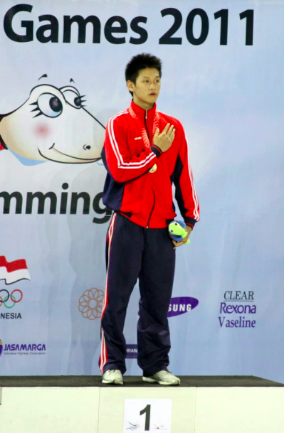 Kình ngư Hoàng Quý Phước giành những tấm huy chương vàng lịch sử cho bơi lội Việt Nam. Ảnh: CMH