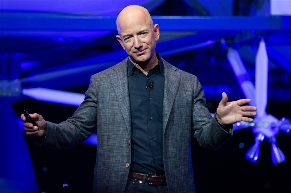 Jeff Bezos đứng thứ hai trong Danh sách Tỉ phú của Forbes. Ảnh: AFP