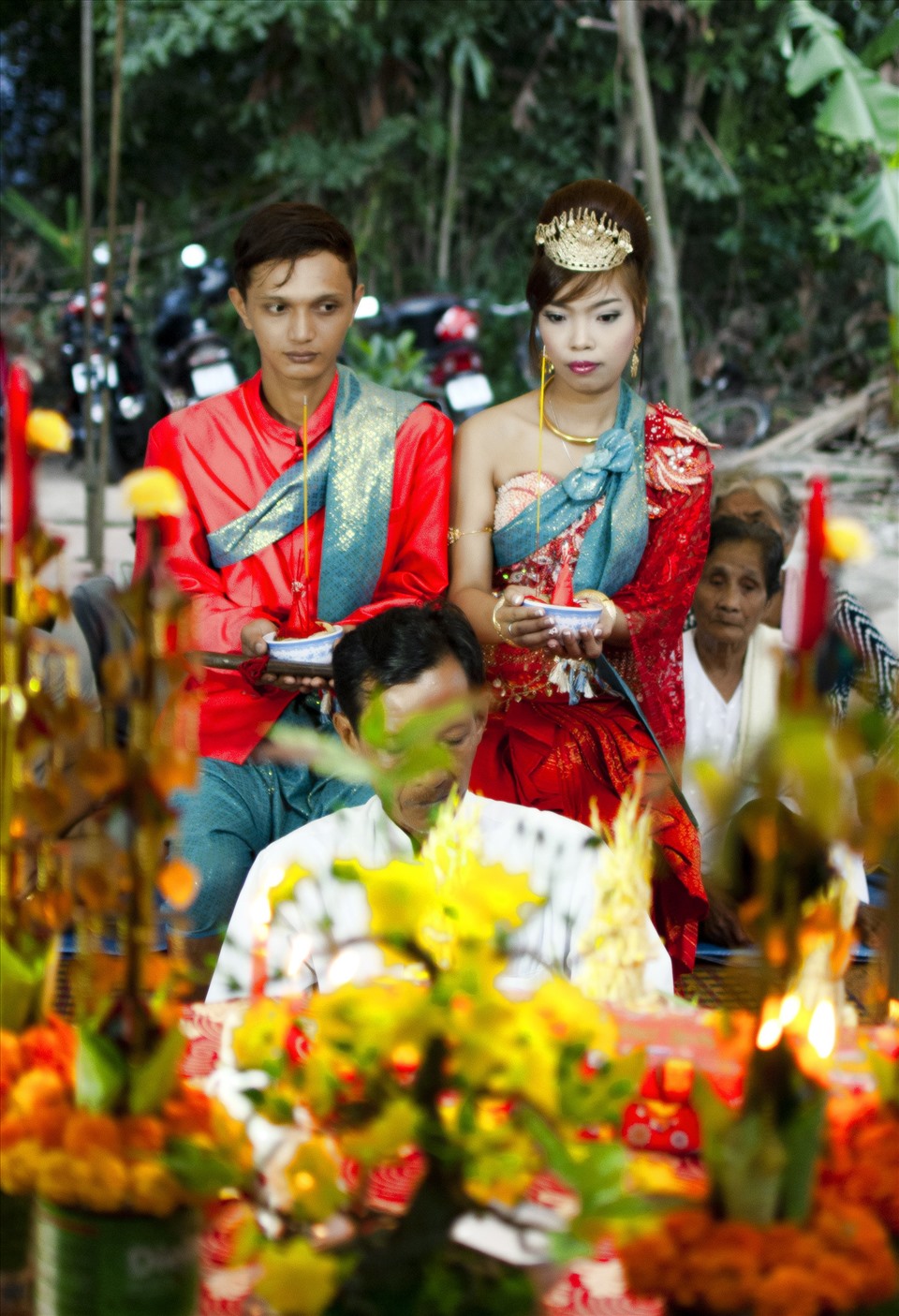 Người Khmer luôn có một sự nồng nhiệt, thân thiện và gần gũi trong giao tiếp. Với các bức ảnh chụp người Khmer, bạn sẽ được chứng kiến những nét đẹp tâm hồn của con người này. Hãy để những bức ảnh này truyền cảm hứng và đem đến cho bạn nhiều khích lệ.
