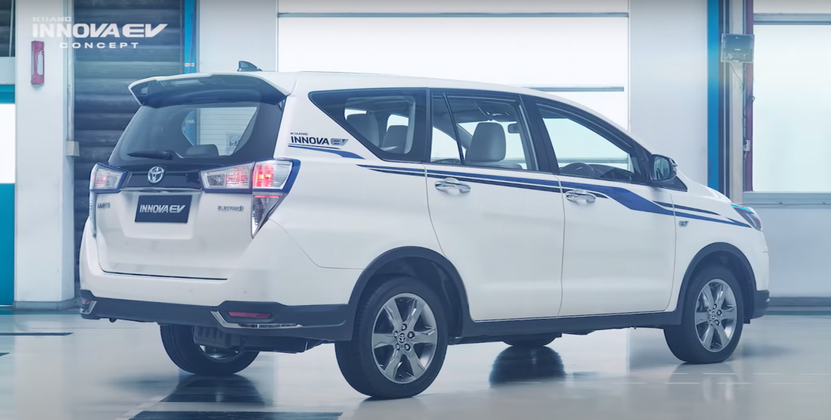 Toyota Innova EV Concept có thiết kế gần như tương tự với mẫu MPV hiện hành. Ảnh: Toyota Indonesia.