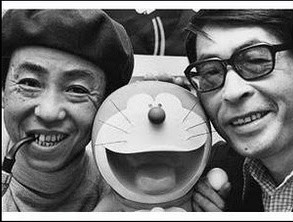 Tác giả Doraemon – Fujiko Fujio đã chinh phục các thế hệ trẻ qua hàng loạt tác phẩm nổi tiếng trong lịch sử truyện tranh thế giới. Độc giả sẽ được khám phá những bí mật, trải nghiệm những câu chuyện thú vị của ông trong mỗi trang sách cũng như hình ảnh liên quan đến ông.