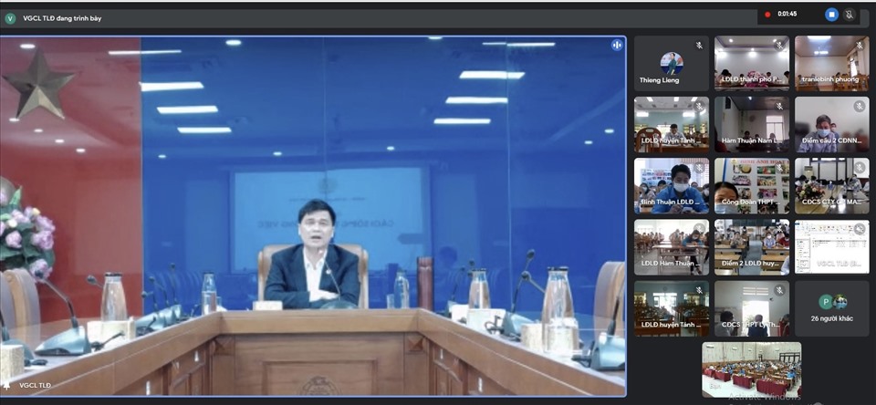 Đồng chí Ngọ Duy Hiểu, phó chủ tịch LĐLĐ Việt Nam trình bày về Nghị quyết 02. Ảnh: DT