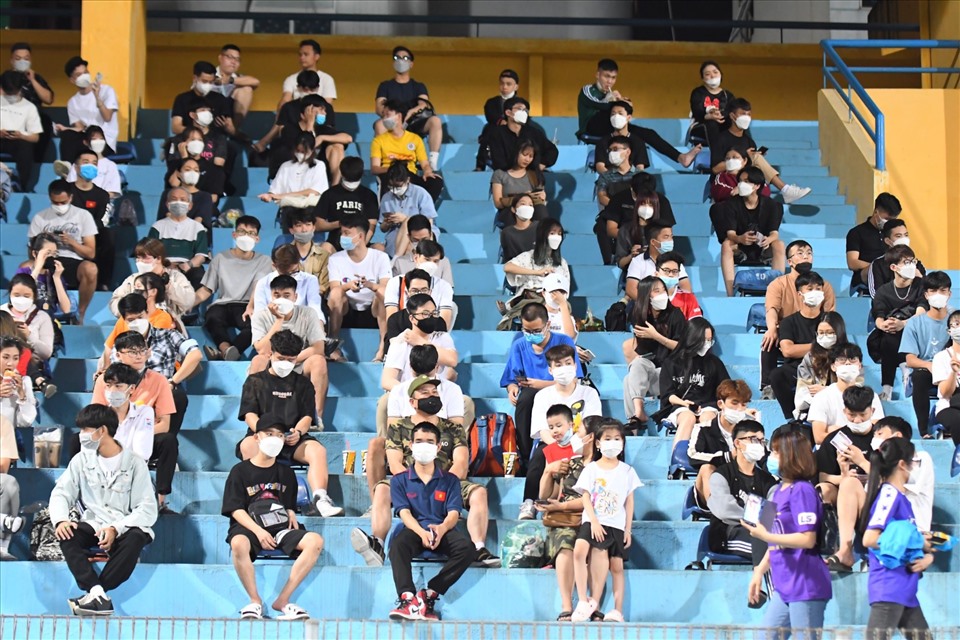 Rất đông người hâm mộ có mặt tại sân Hàng Đẫy để theo dõi trận đấu giữa Hà Nội và Công An Nhân Dân trong khuôn khổ vòng loại Cúp Quốc gia 2022. Theo đó, Quag Hải không có tên trong đội hình ra sân của đội bóng Thủ đô.