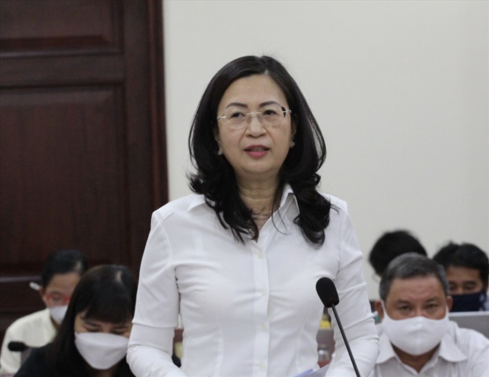 Bà Nguyễn Thị Bích Hạnh - Phó cục trưởng Cục Thuế TPHCM thông tin tại họp báo chiều 7.4. Ảnh: TN