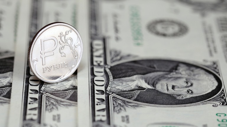Nga yêu cầu các “quốc gia không thân thiện” trả tiền mua khí đốt bằng đồng rúp. Ảnh: Getty