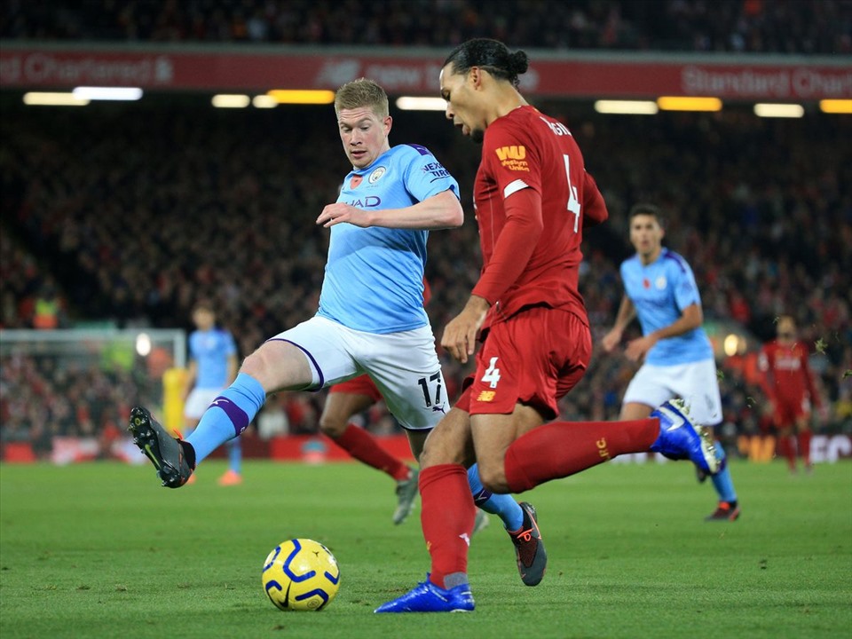Van Dijk sẽ là điểm tựa lớn nhất của Liverpool khi đối đầu Man City. Ảnh: AFP