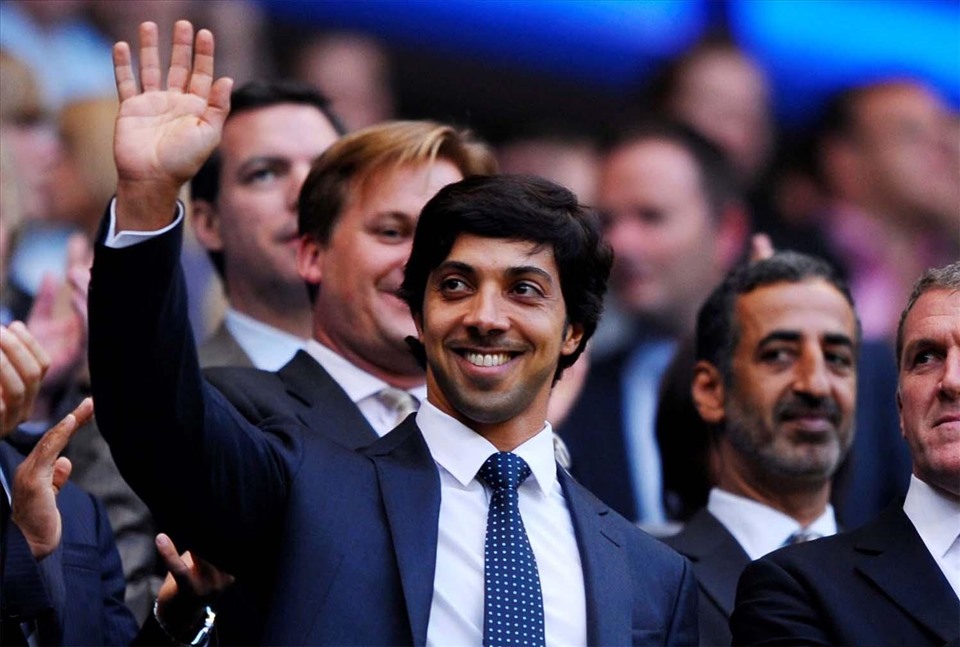 Sheikh Mansour đã giúp Man City có nhiều tiền “ngoài luồng“? Ảnh: AFP