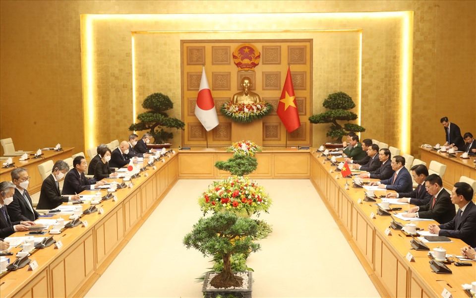 Thủ tướng Phạm Minh Chính và Thủ tướng Nhật Bản Kishida Fumio hội đàm ngày 1.5. Ảnh: Hải Nguyễn