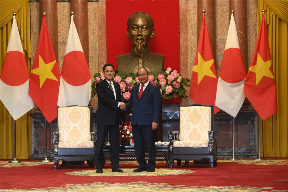 Chủ tịch nước cảm ơn những đóng góp quan trọng của Thủ tướng Kishida Fumio vào sự phát triển mạnh mẽ của quan hệ Việt Nam - Nhật Bản trên nhiều cương vị khác nhau. Ảnh: Hải Nguyễn