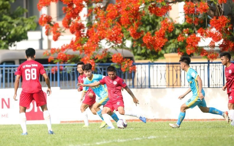 Đội Trẻ Quảng Nam cầm hoà Lâm Đồng với tỉ số 2-2. Ảnh: VFF