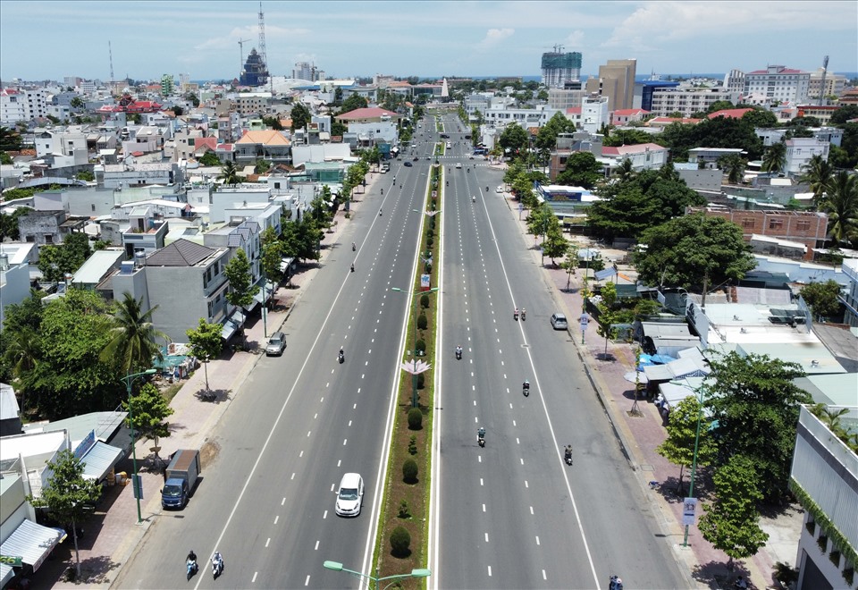 Đại lộ Lê Duẩn giữa trung tâm TP.Phan Thiết có chiều dài khoảng 3km. Ảnh: TD