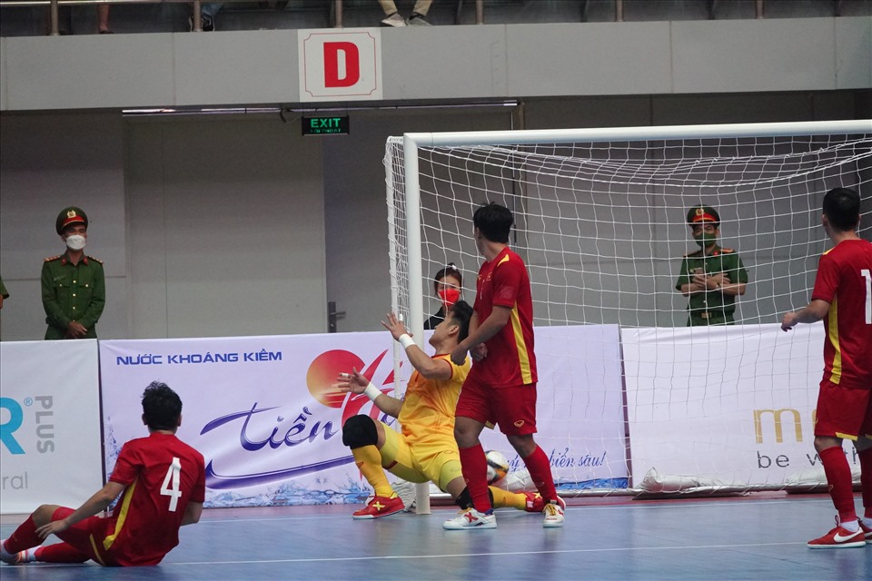 Tuyển futsal Indonesia đưa trận đấu về thế cân bằng. Ảnh: Đăng Văn