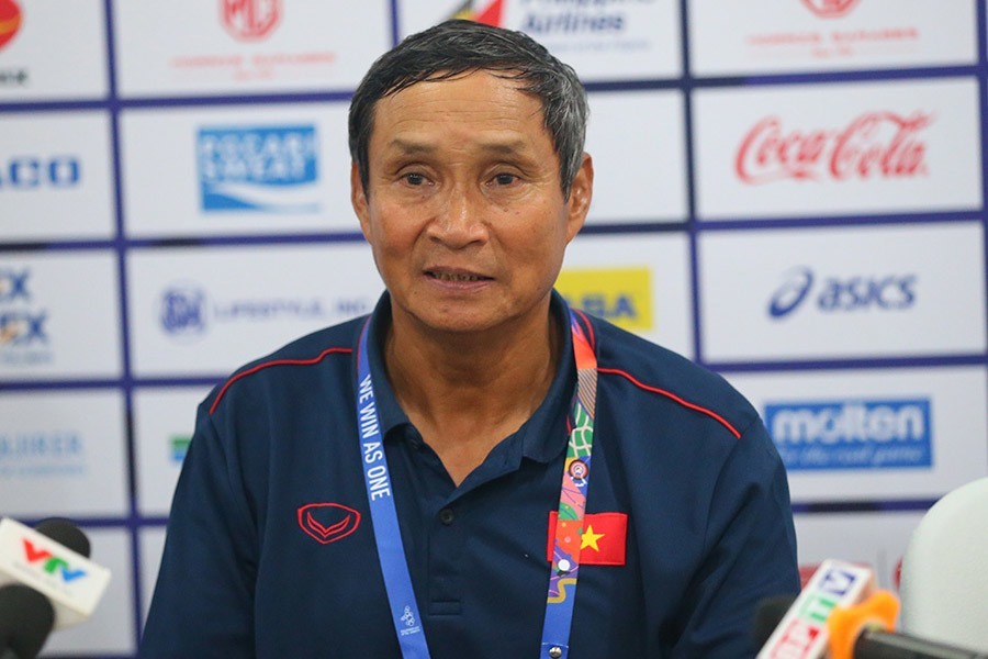 Huấn luyện viên Mai Đức Chung cẩn trọng khi tham dự SEA Games 31. Ảnh: HA
