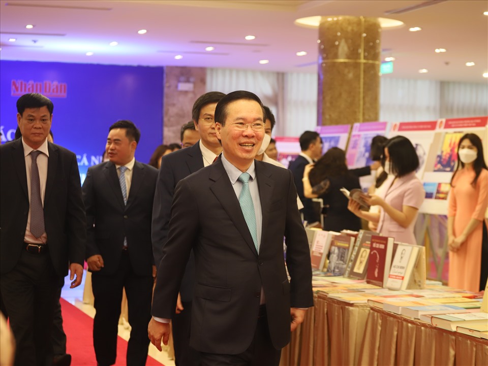 Uỷ viên Bộ Chính trị, Thường trực Ban Bí thư Võ Văn Thưởng tham dự Lễ khai mạc triển lãm ảnh và sách.