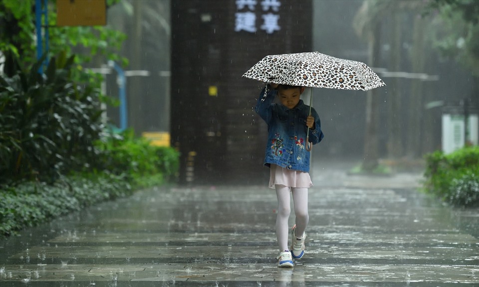 Mưa ở Quảng Châu ngày 11.5.2022. Lượng mưa tăng dần vào buổi tối. Ảnh: VCG