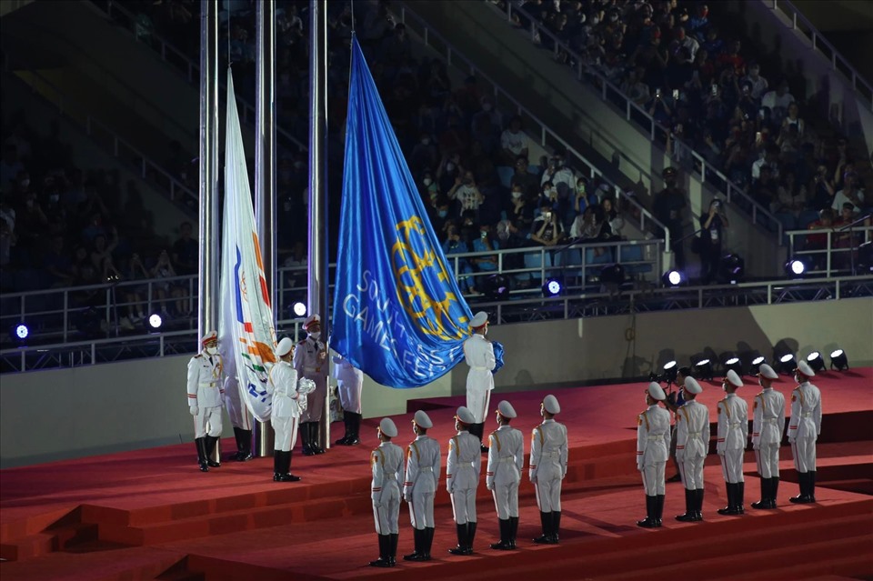 Hình ảnh thượng cờ Liên đoàn Thể thao Đông Nam Á và lá cờ SEA Games. Ảnh: Thanh Vũ