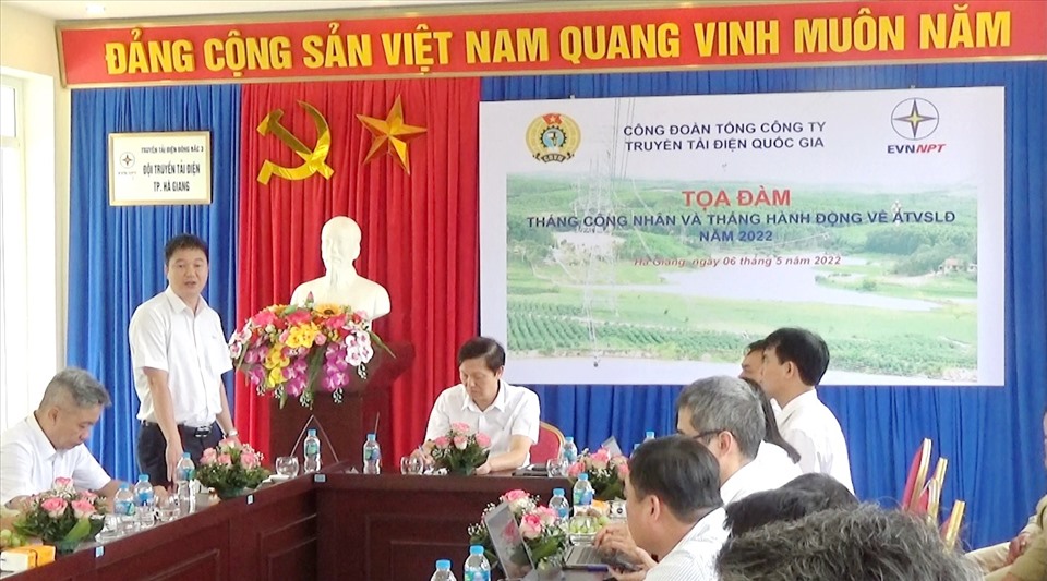 Đ/c Hoàng Xuân Khôi – Phó bí thư Đảng ủy, Phó giám đốc PTC1 phát biểu tại buổi tọa đàm