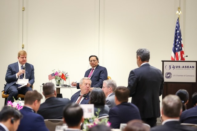 Thủ tướng Phạm Minh Chính trao đổi trực tiếp với cộng đồng doanh nghiệp Mỹ. Ảnh: VGP