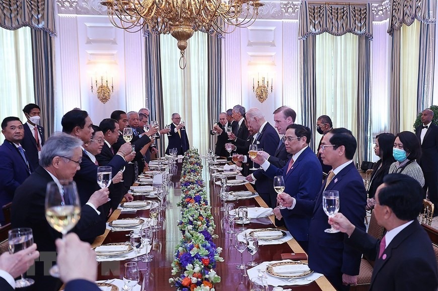 Thủ tướng Phạm Minh Chính và các lãnh đạo ASEAN dự chiêu đãi của Tổng thống Mỹ Joe Biden. Ảnh: TTXVN