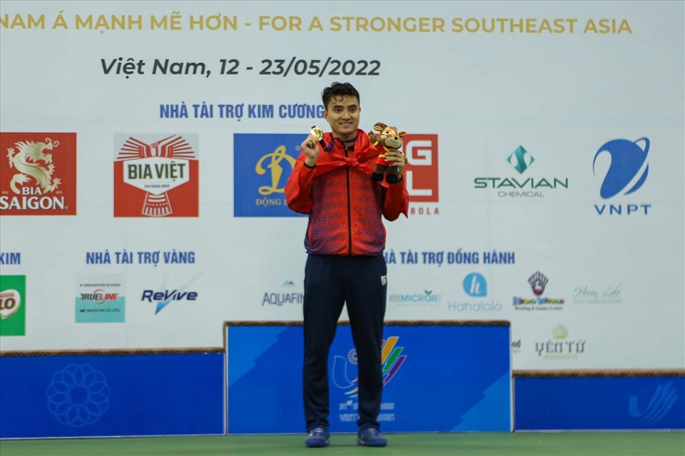 Kiếm thủ Vũ Thành An nhận huy chương vàng SEA Games 31. Anh từng chia sẻ, việc được thi đấu và giành huy chương ngay trên sân nhà là một điều rất thiêng liêng và vinh dự.