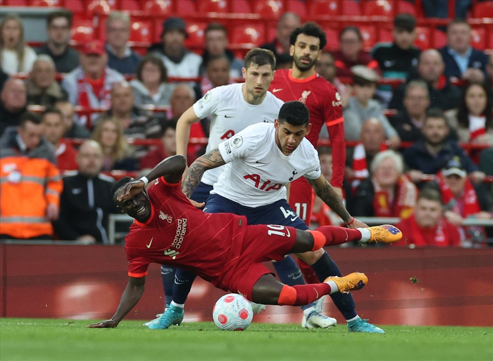 Liverpool đã trượt chân trước Tottenham với trận hòa 1-1. Ảnh: AFP