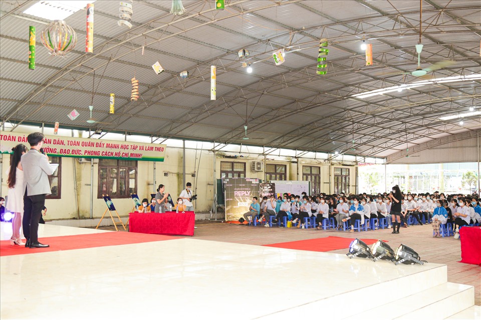 Sự kiện diễn ra sôi nổi trước sự có mặt của các em học sinh trường THCS và THPT Nguyễn Bỉnh Khiêm