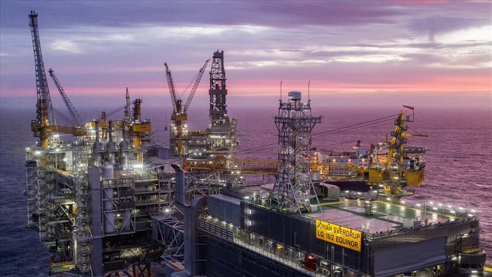 Oil production in the Johan Sverdrup field, North Sea, about 140 km off the southwest coast of Norway.  Photo: EPA-EFE